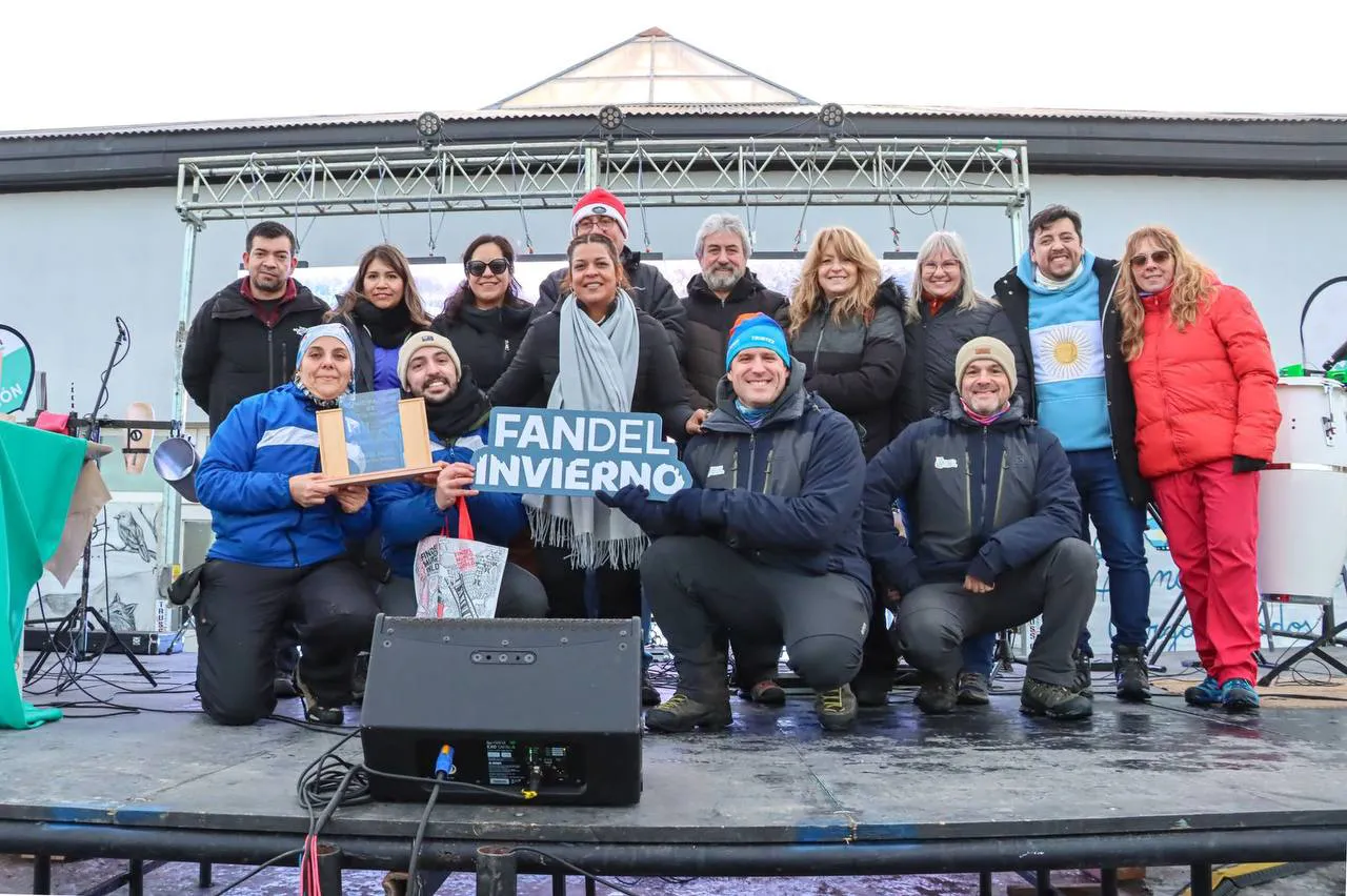 Gran acompañamiento a un nuevo Festival de Esculturas en Hielo en Tolhuin (4)
