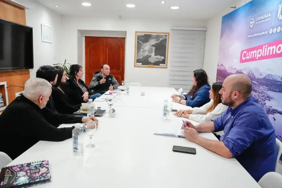 photo_4958494723841044591_y