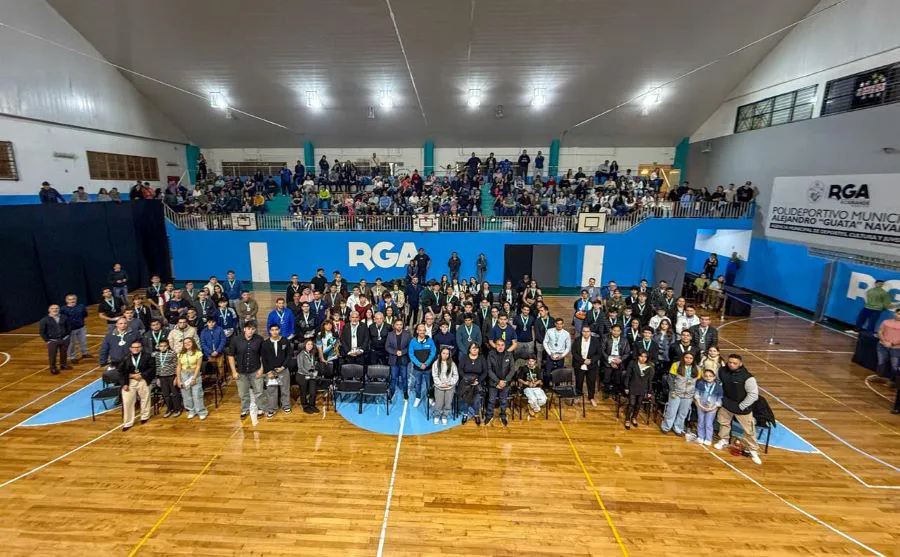 photo_4924787098947530567_y