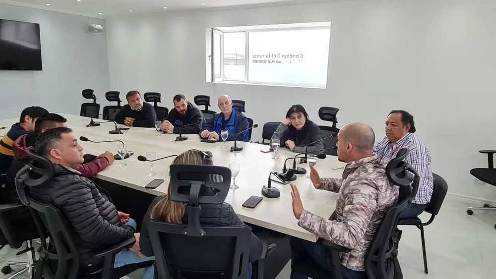 Preocupación por la tensión que existe entre Ubers; Taxistas y Remiseros