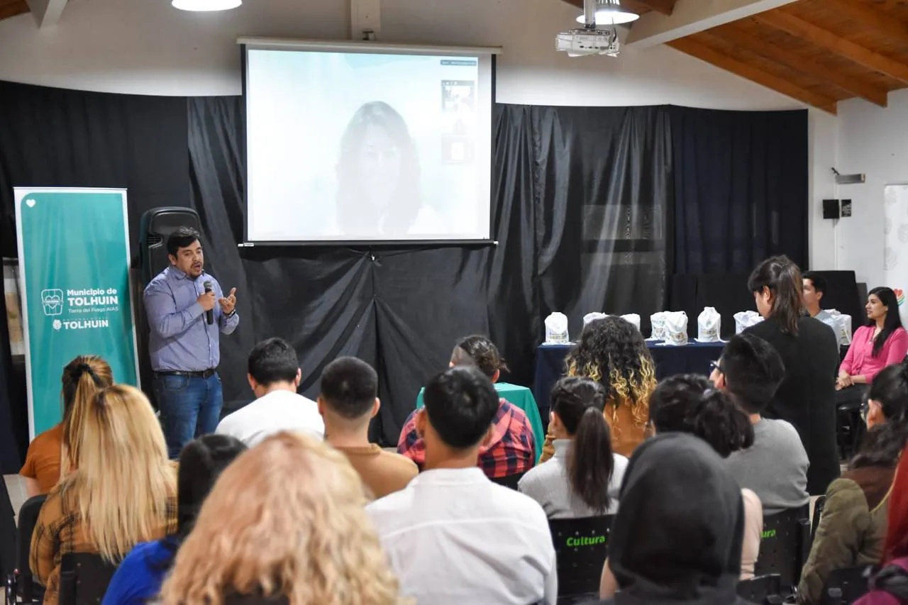 photo_5076089803124092257_y