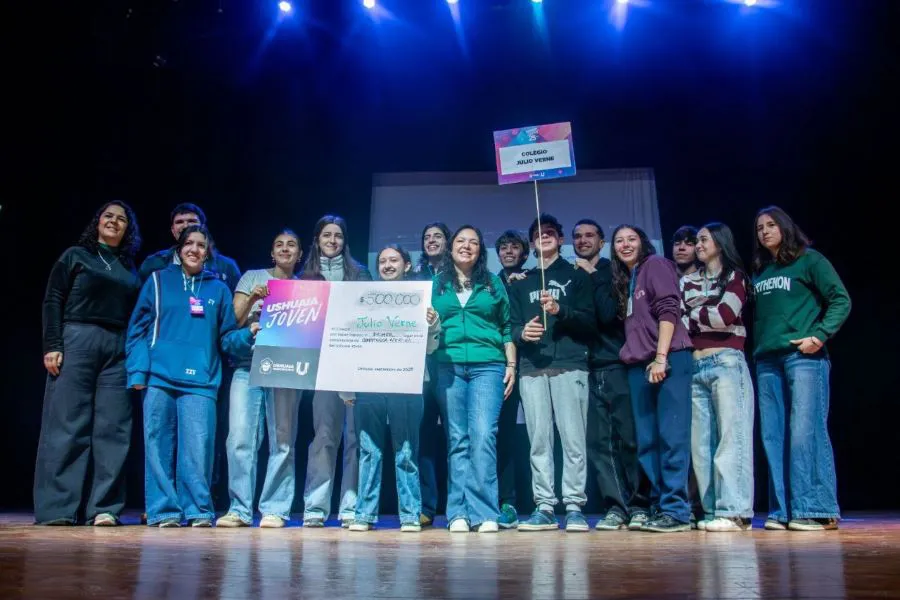 photo_5039562570855460697_y