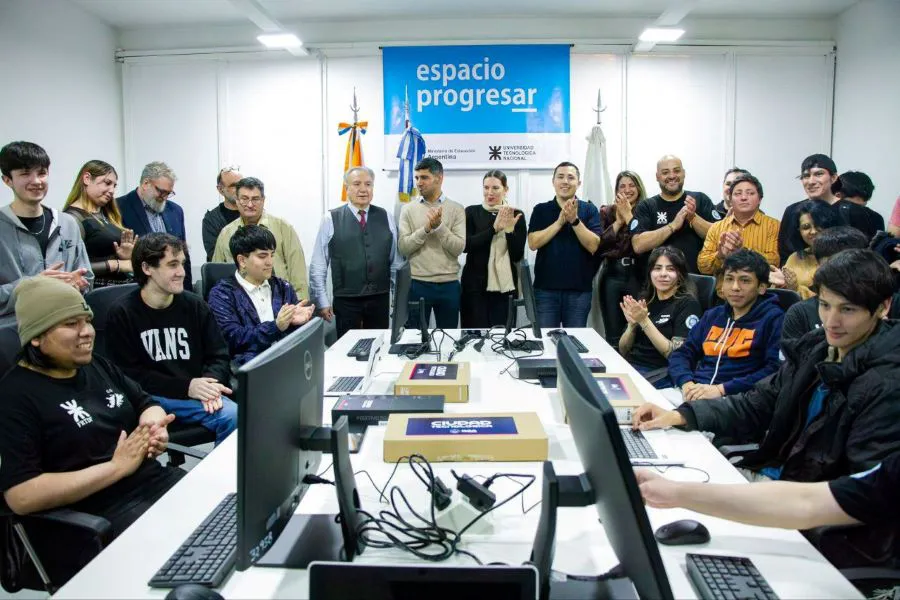 photo_5154600903355599637_y