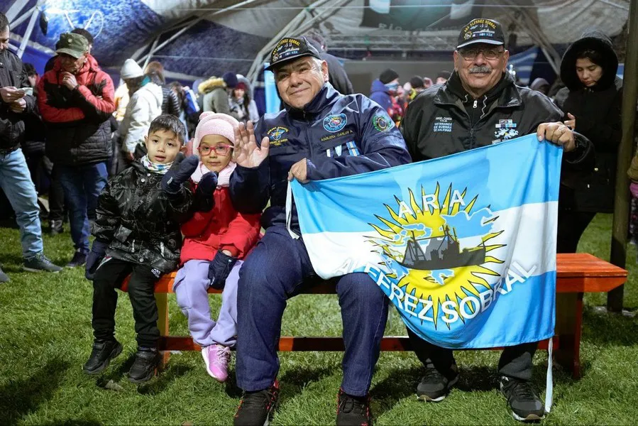 photo_5143480867950276392_y