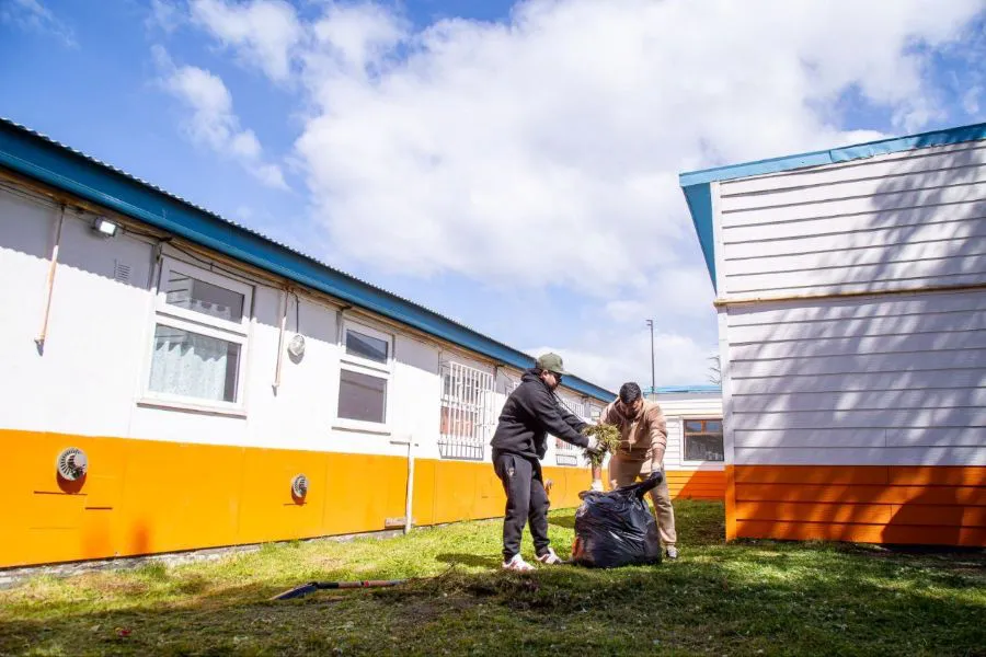 photo_5166035858644208558_y