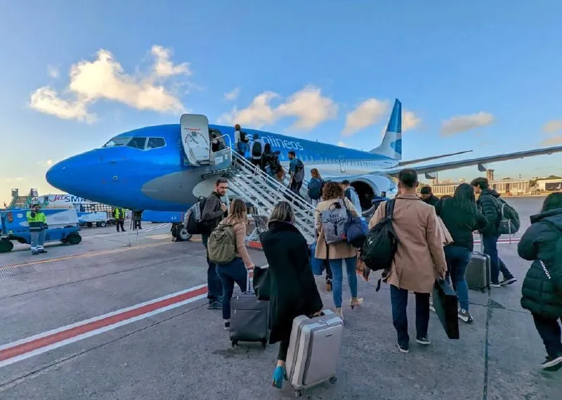 Los vuelos para diciembre pueden costar los 900 mil pesos por persona