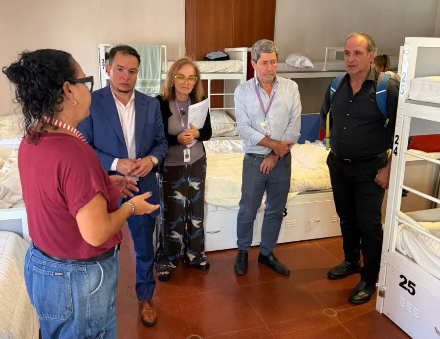 photo_5026117502156606437_y