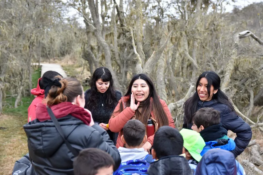 Tolhuin fomenta la conciencia turística con actividades junto a niños y escuelas (5)