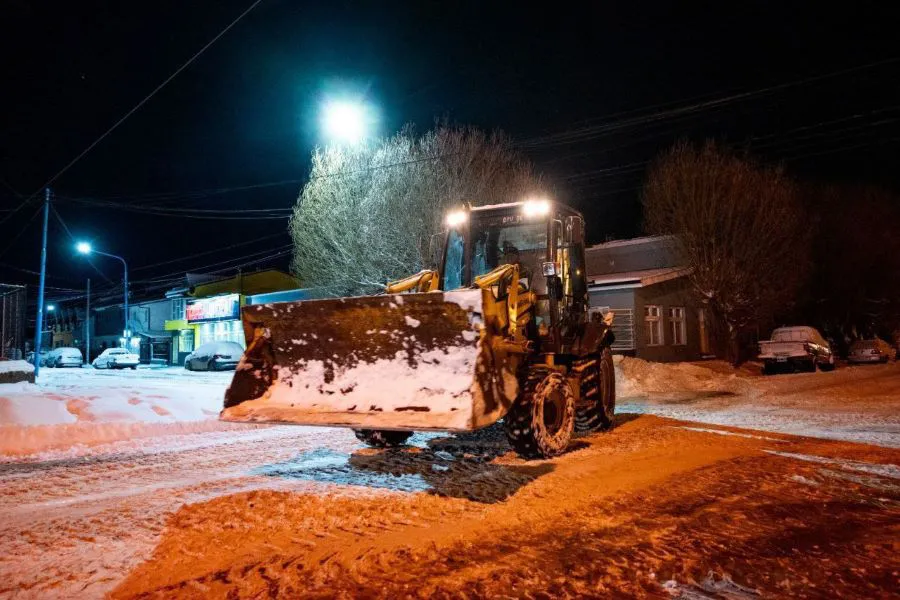 photo_4938751343296885042_y