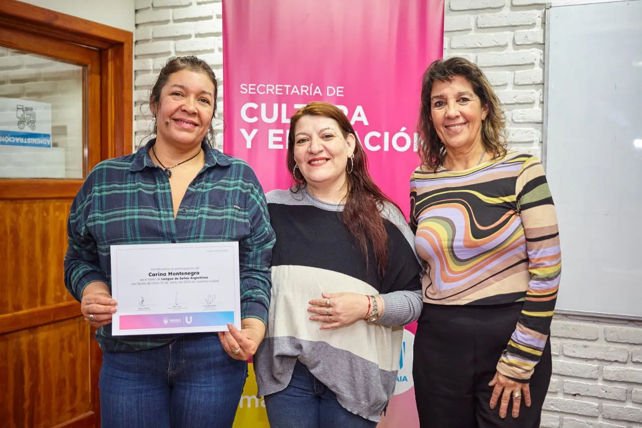 Entregaron en Ushuaia los certificados del Taller de Lengua de Señas Argentinas (2)