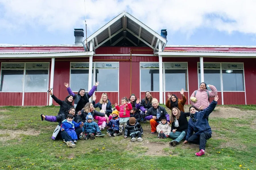 photo_5125098042851175892_y