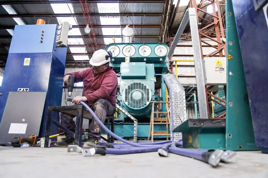 photo_4999132123847831282_y