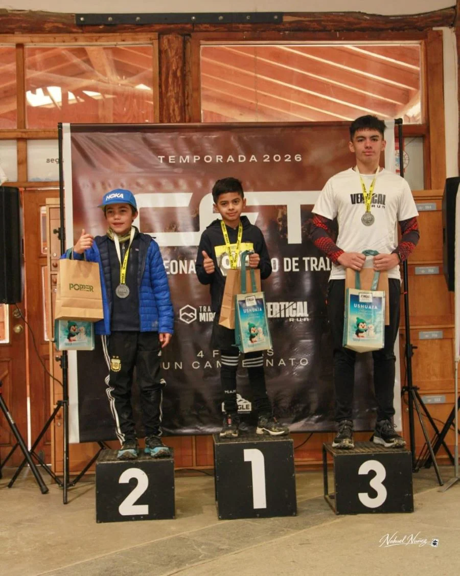 Podio de menores del Trail Fueguino