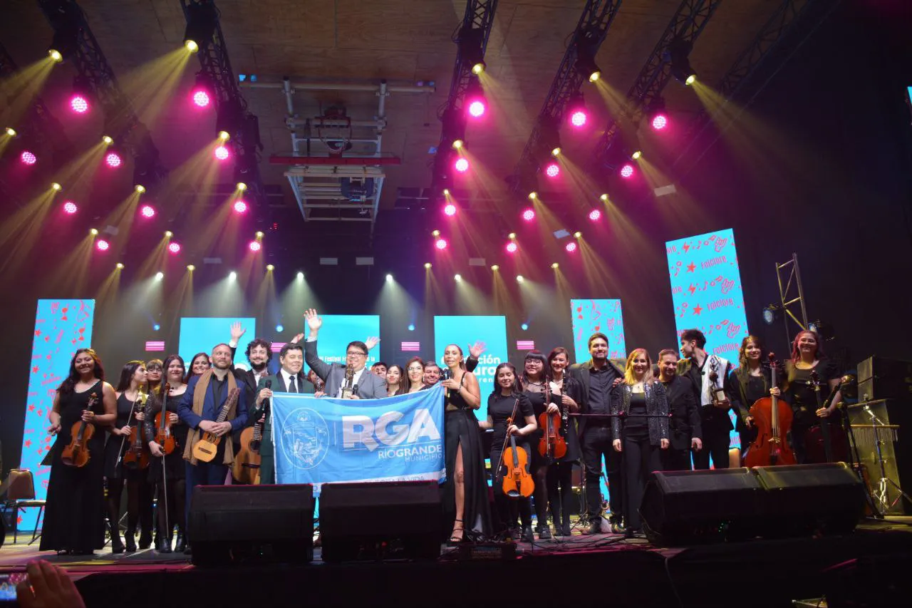 La orquesta municipal Kayén participó del festival Folklórico en la Patagonia  (2)