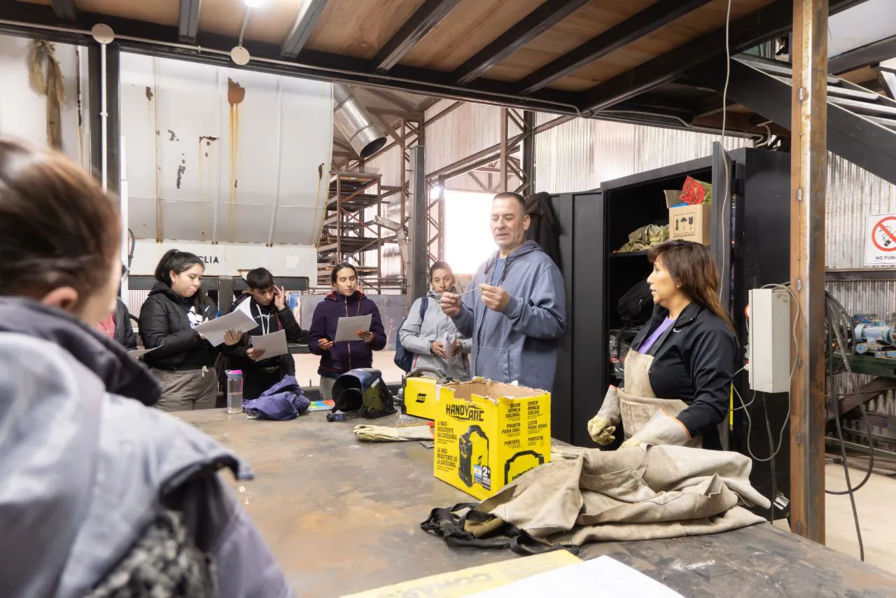 photo_5143133237592304869_y