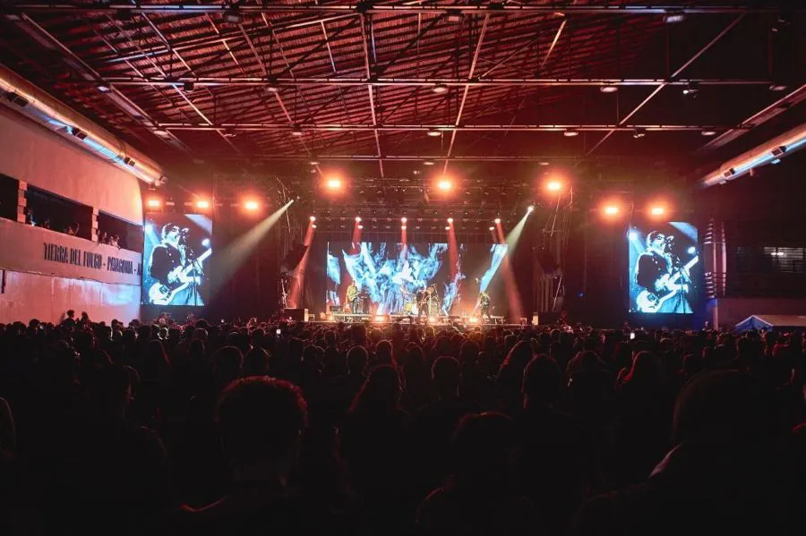 photo_5098508359883142538_y