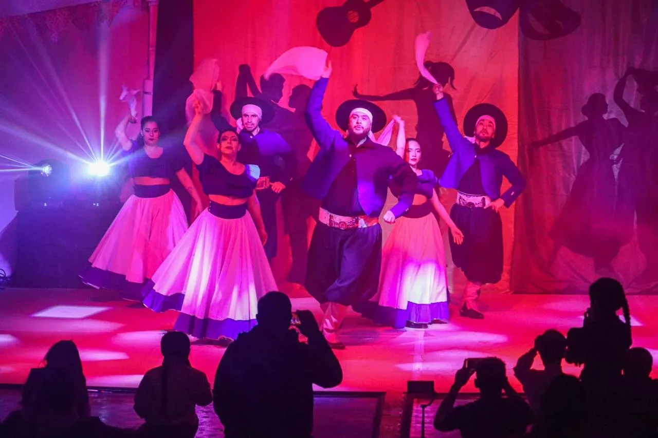 Se presentaron los talleres culturales en Tolhuin en una gran velada artística 1