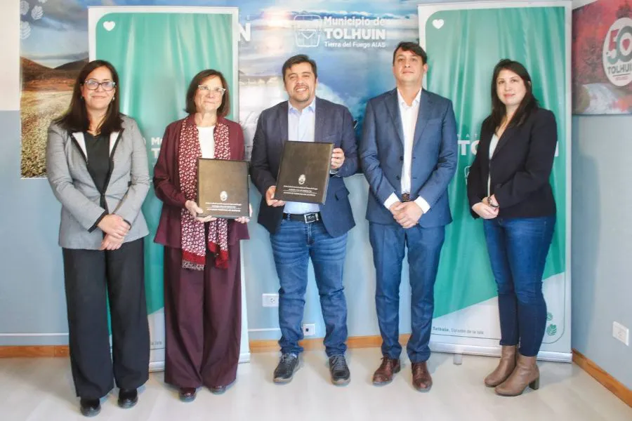 photo_4976750701376024217_y