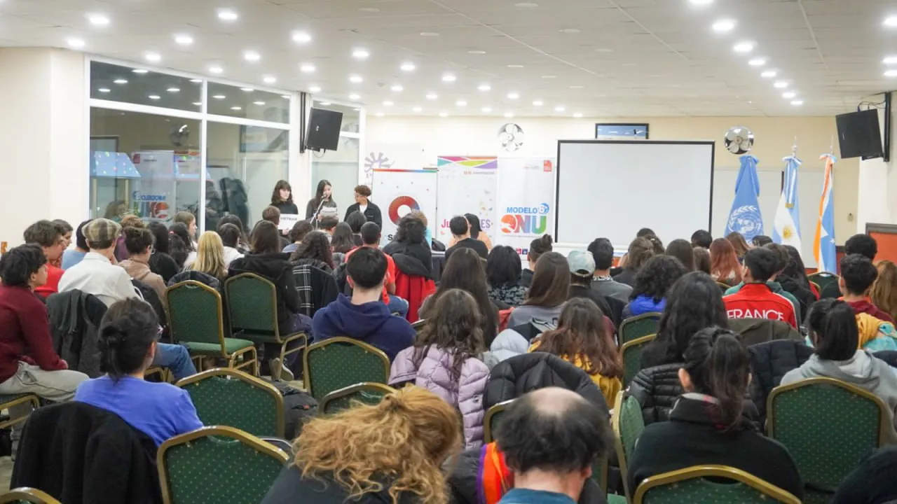 Nueva capacitación de la simulación del modelo de las Naciones Unidas