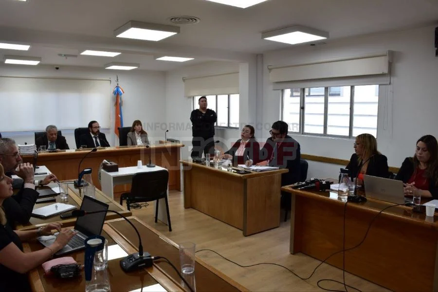 photo_5053536221186952190_y