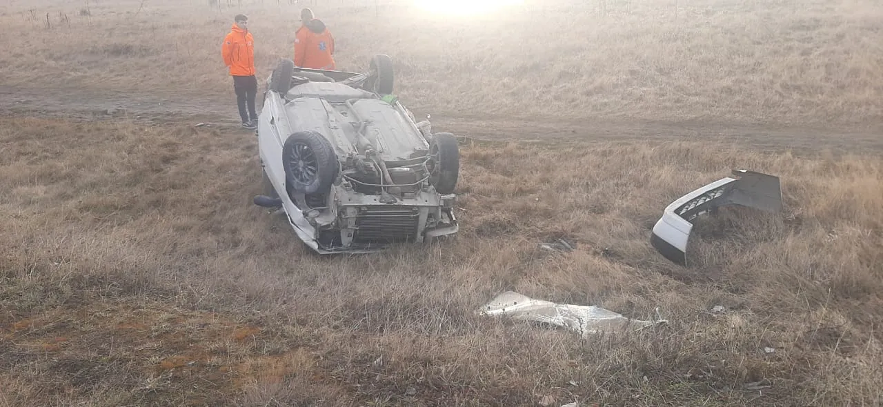 Conductor en estado de ebriedad protagonizó un vuelco en la ciudad de Ushuaia (4)