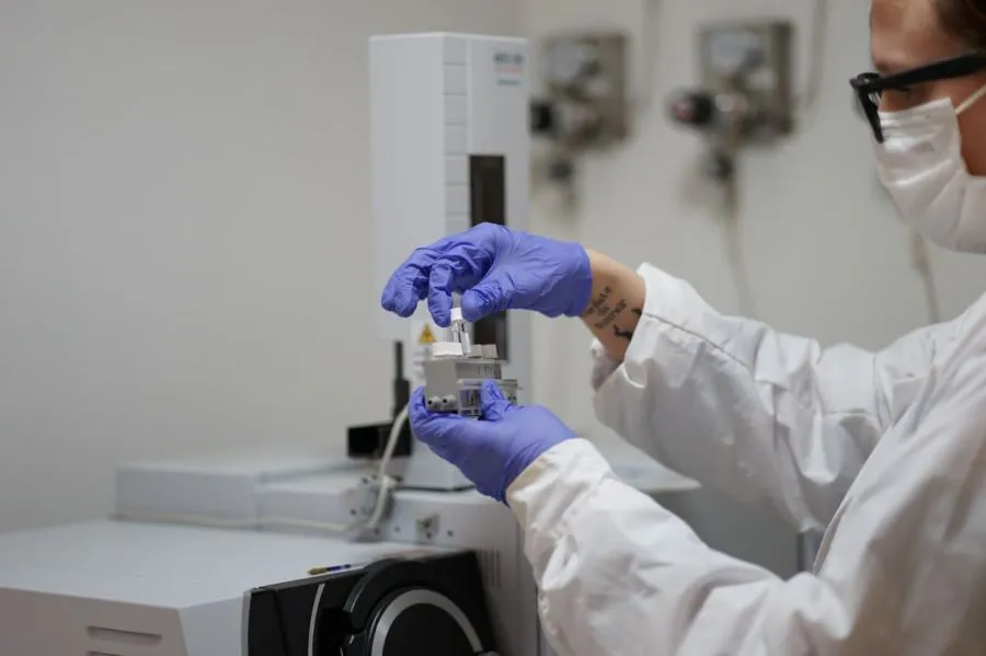 photo_4994864451068998724_y