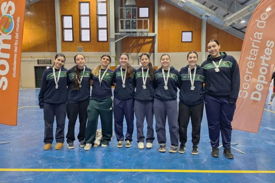 photo_4967676453386825570_y