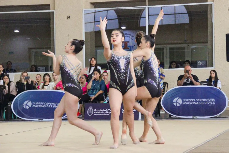 photo_5111924068193078104_y