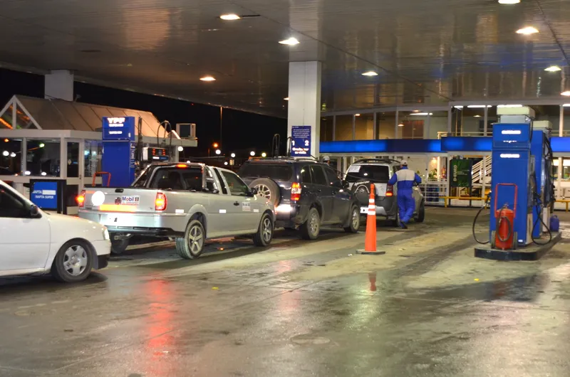 Este jueves se incrementaron los valores de los combustibles en la petrolera YPF