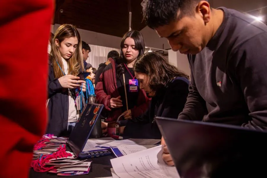 photo_5039562570855460702_y