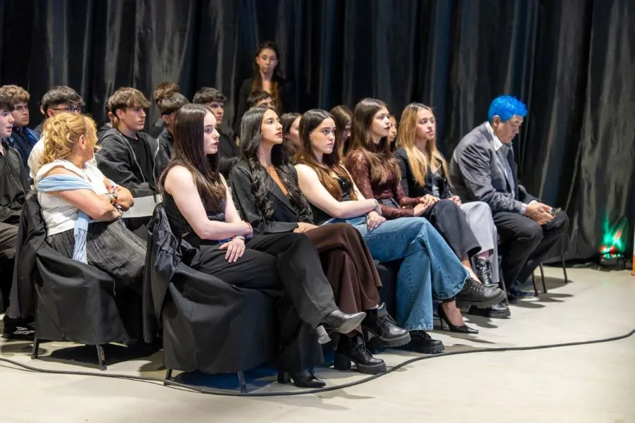 photo_5055321063566281504_y