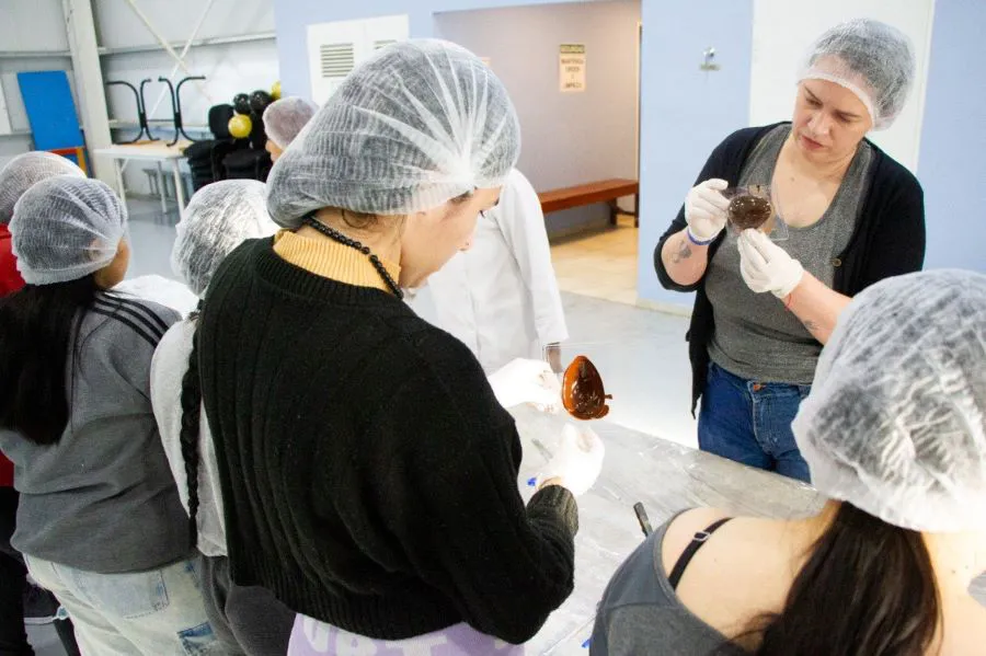 photo_5181560022226808510_y