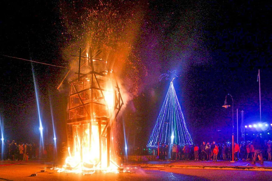 photo_5152484085770333719_y