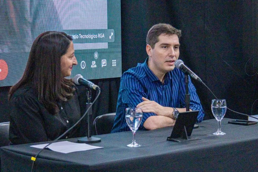 photo_4942904138585454718_y