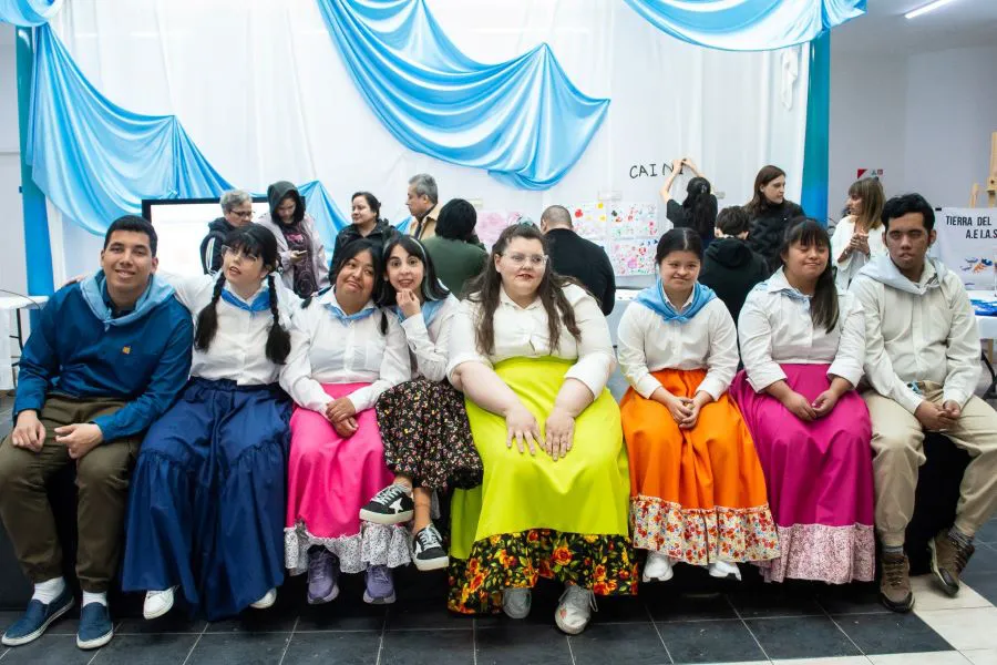 photo_5035532087649307432_w