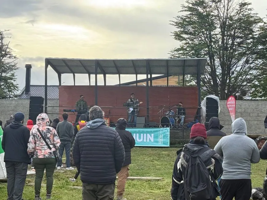 photo_4981309594416122653_y