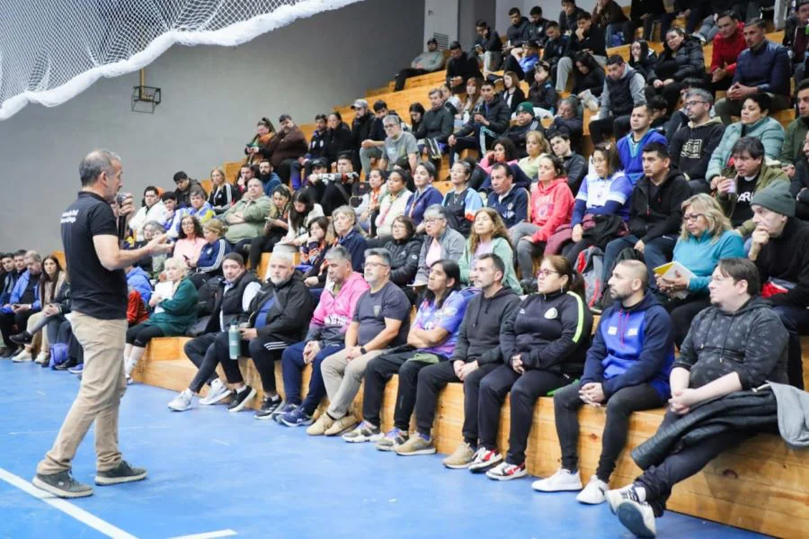 Se dictó una capacitación en RCP y el uso del desfibrilador
