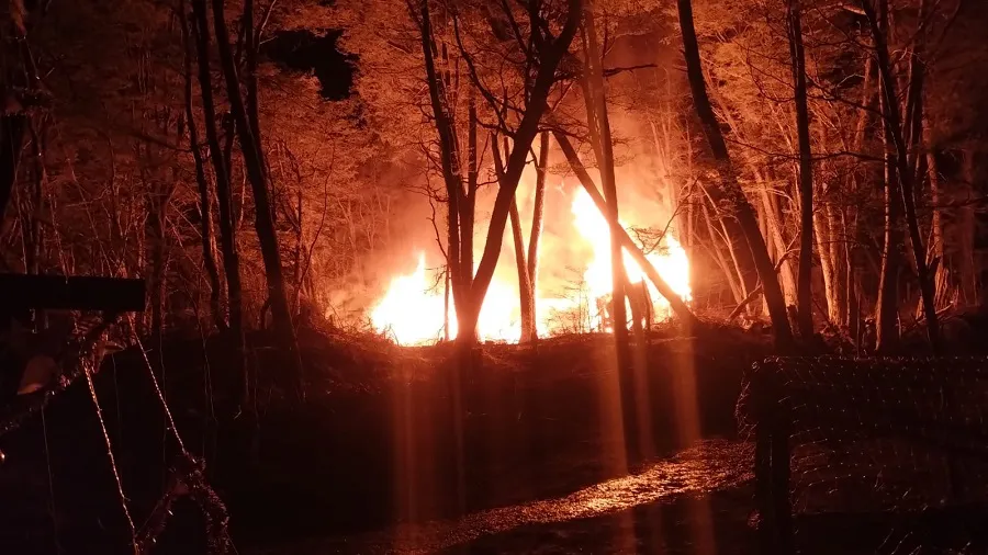 Un devastador incendio arrasó con una precaria casilla en el B° Kaikén (3)