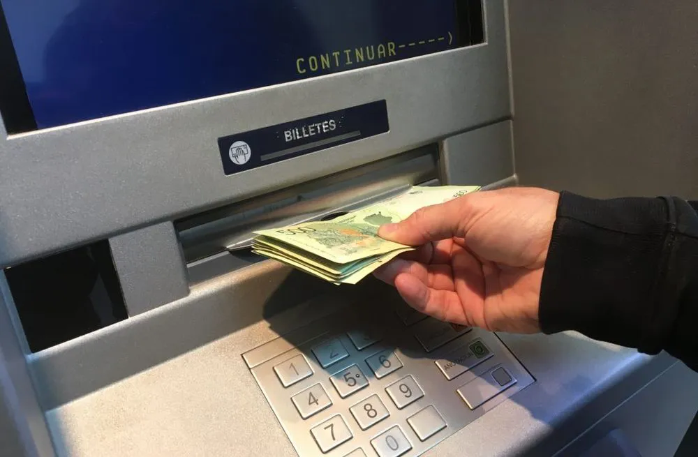 cajero pesos (4)