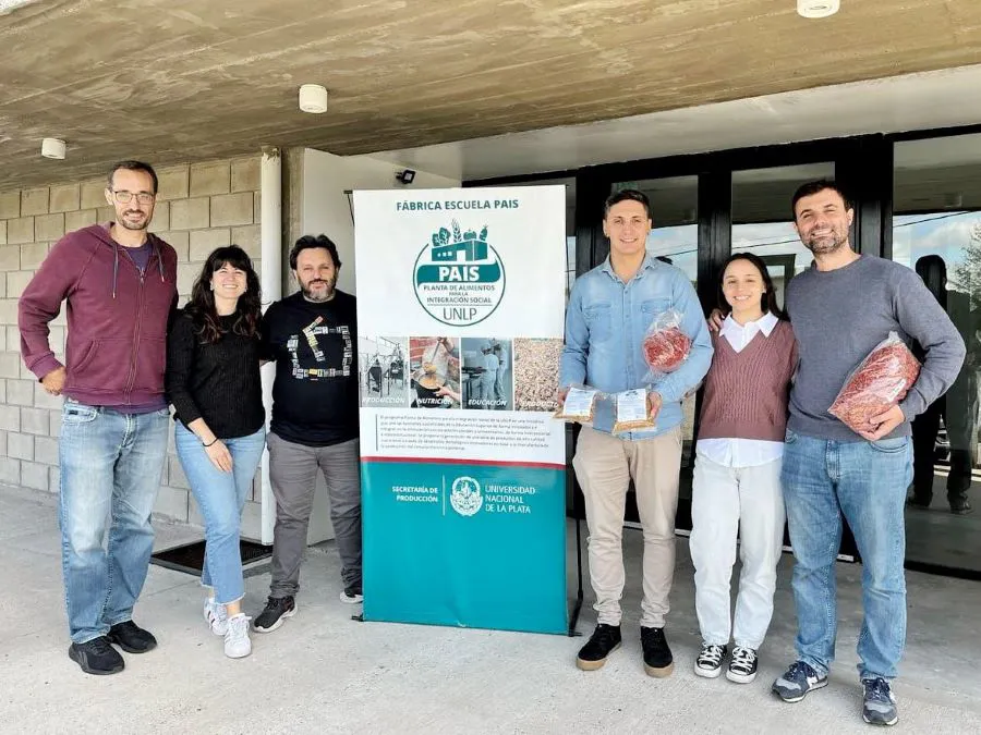 photo_4927038898761215525_y