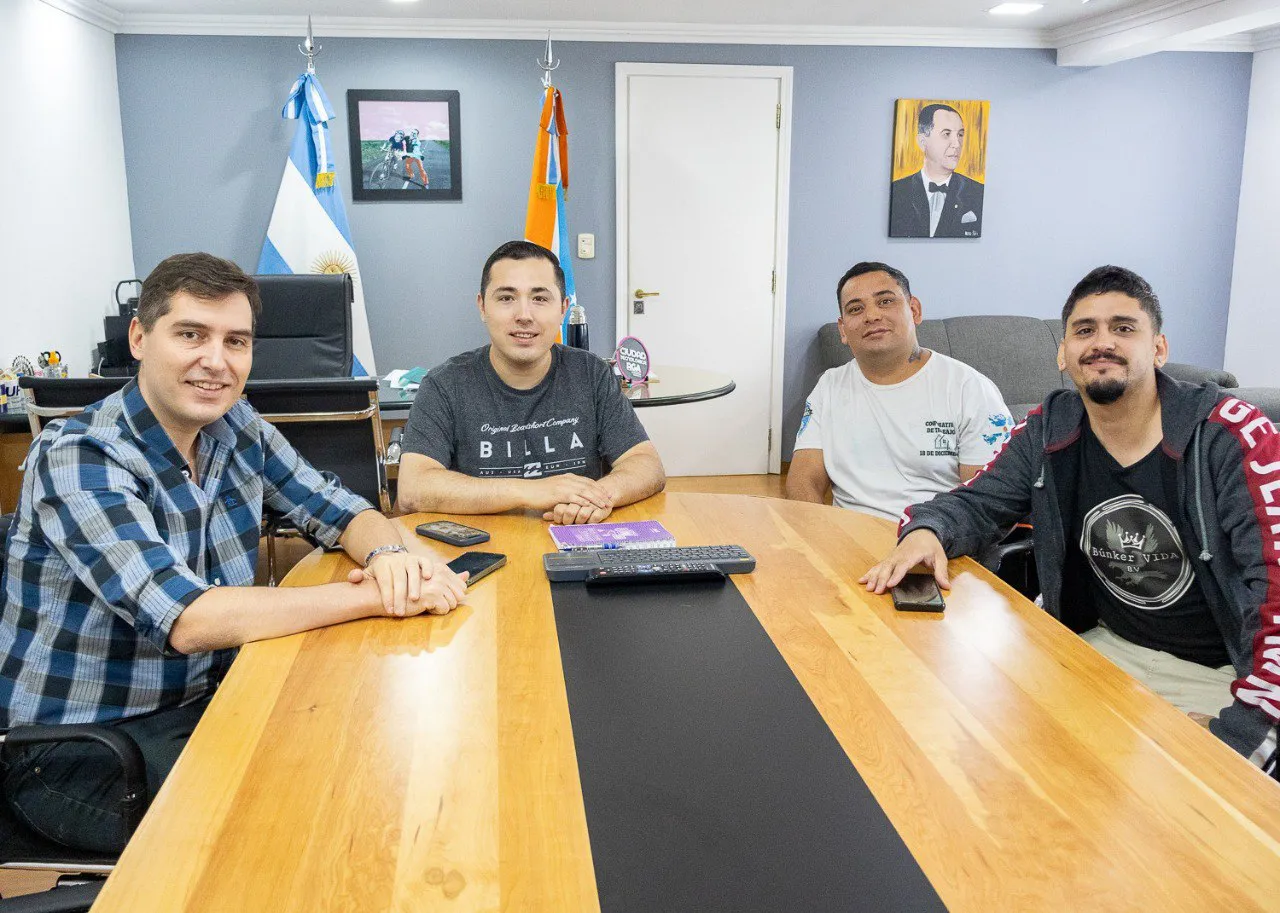 photo_4920219435587972739_y