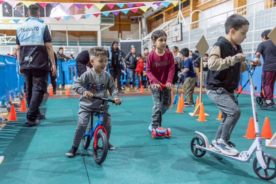 photo_4974344587682360909_y