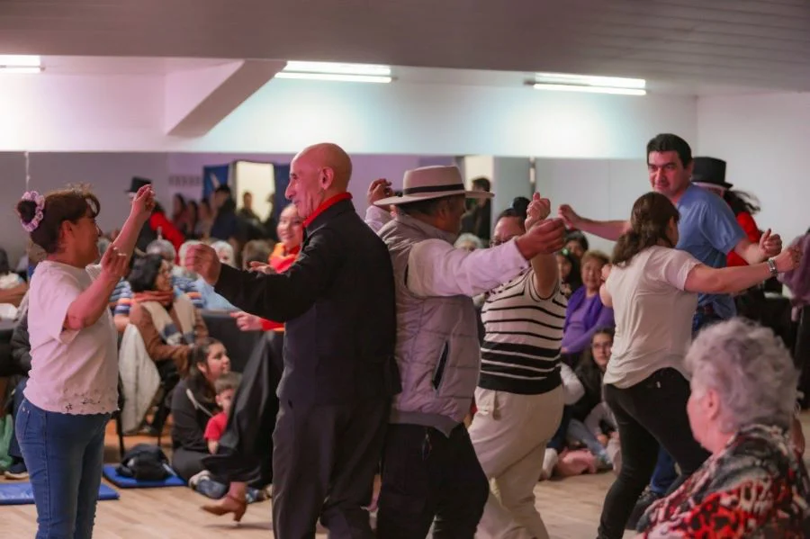 vecinos se sumaron a la peña folklórica