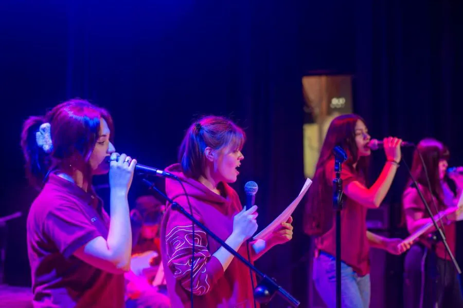 photo_5143250606163602993_y