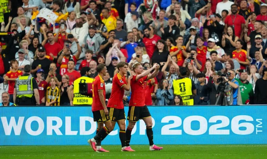 Bélgica goleó a Nueva Zelanda y consiguió el primer puesto en el Grupo G