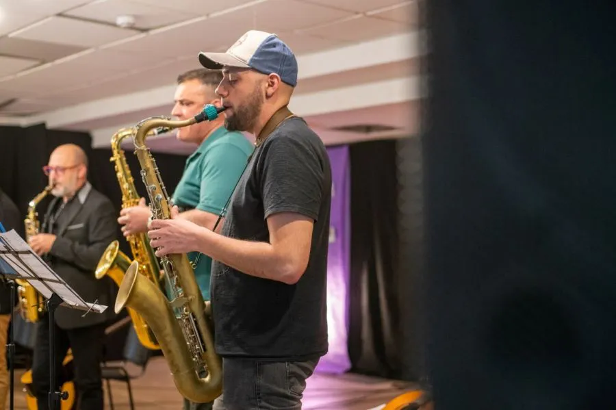 photo_4949570924261257123_y