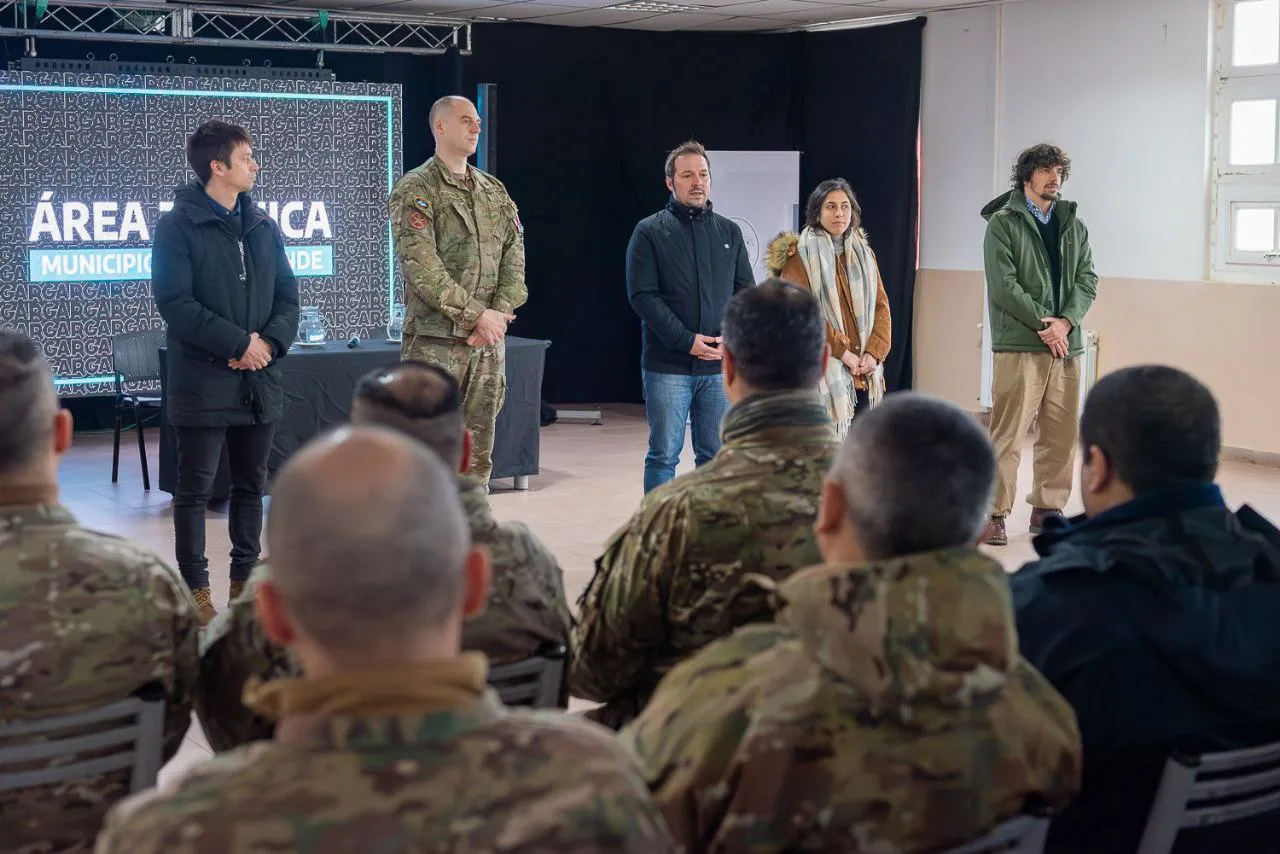 Se dictó ciclo de formación de la Cuestión Malvinas a personal de la Infantería de Marina