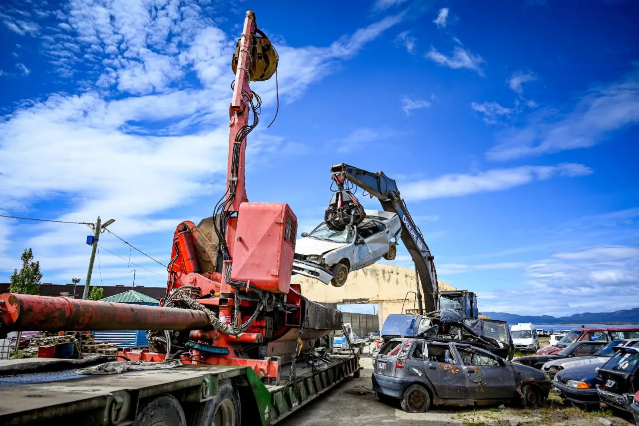 Durante el primer semestre se compactaron 54 vehículos en la ciudad de Ushuaia