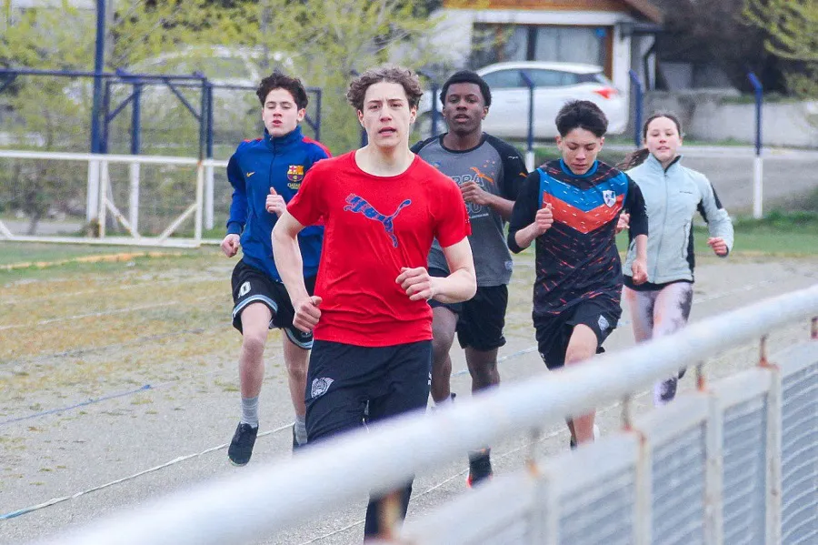 Se desarrolló en Ushuaia la instancia final de los Juegos Fueguinos en Atletismo  (2)