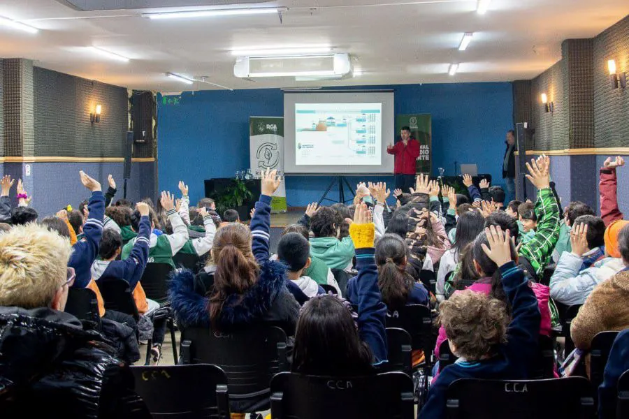 photo_5046796438243224867_y